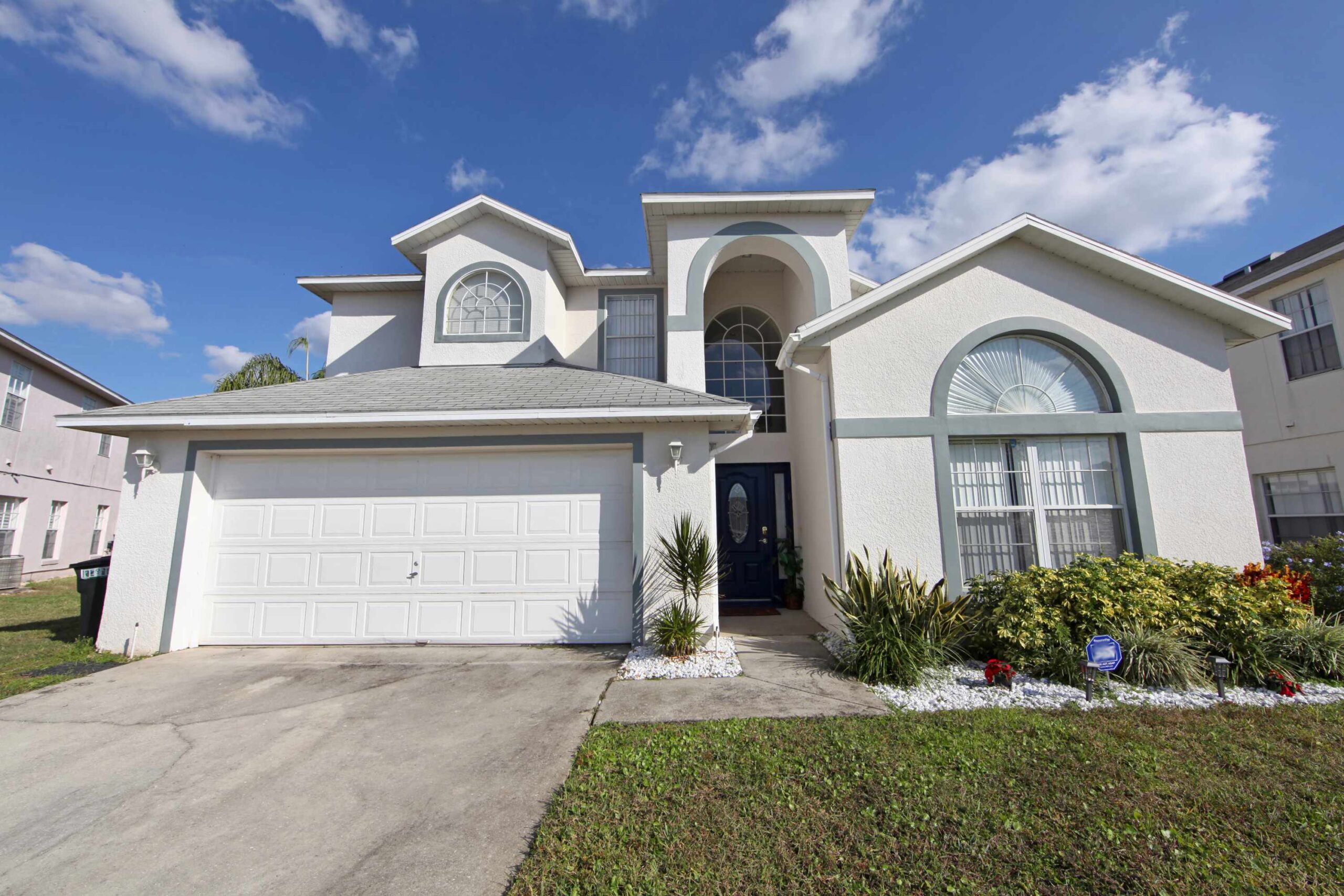 A front exterior of a home in Florida